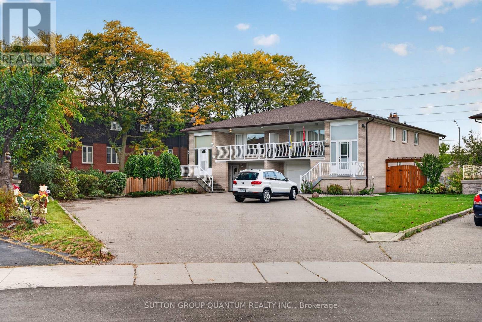 3697 BROOMHILL CRESCENT, Mississauga (Applewood) — photo 2