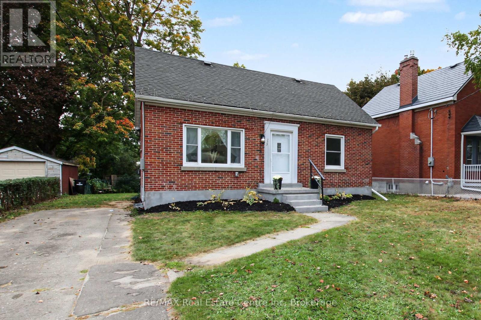 223 MARGARET AVENUE — photo 1