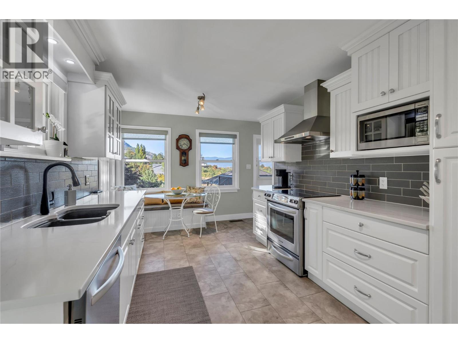 1005 West Bench Drive, Penticton