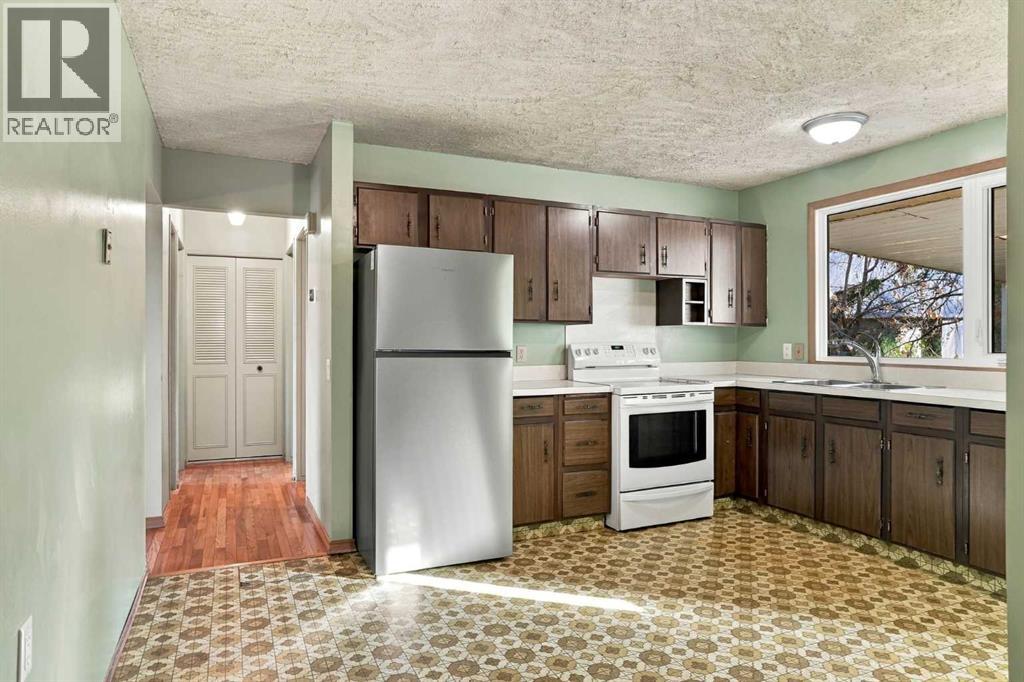 556 Lysander Drive SE, Calgary — photo 8