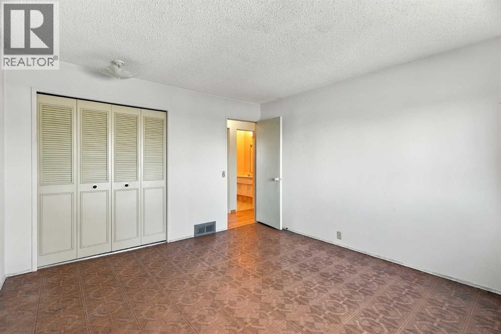 556 Lysander Drive SE, Calgary — photo 14