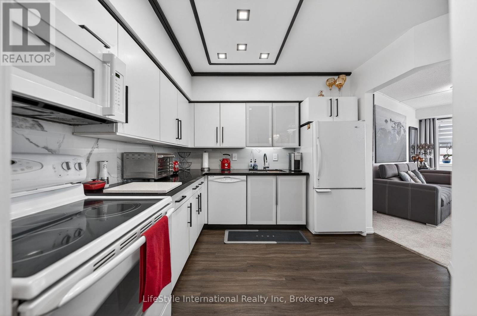 213 - 208 Silvercreek Parkway N, photo 1 of 40