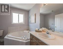 693 Macbeth Heights, Mississauga, ON L5W1E6 Photo 13