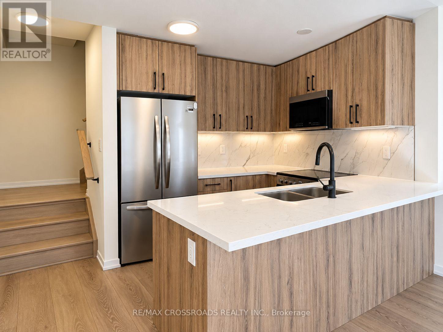 106 MATAWIN LANE, Richmond Hill (Headford Business Park) — photo 10