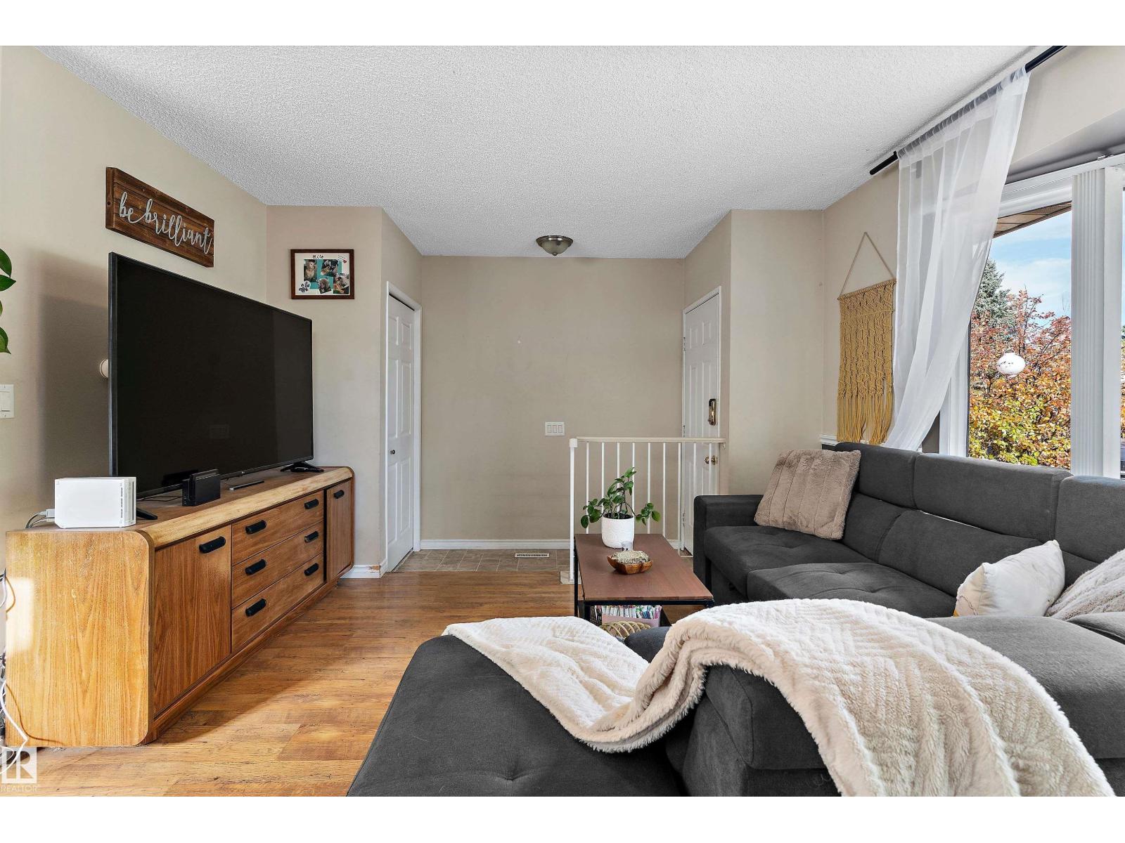 5406 55 ST, photo 4 of 38