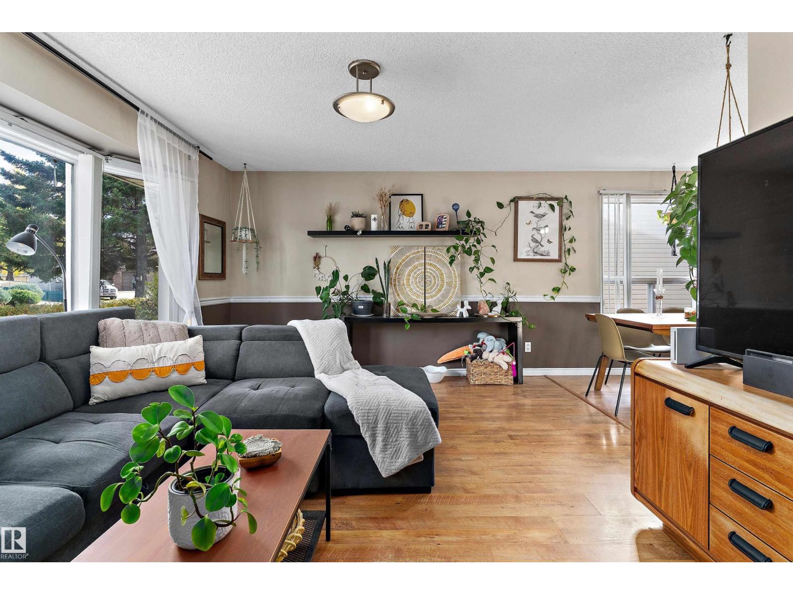 5406 55 ST, photo 6 of 38