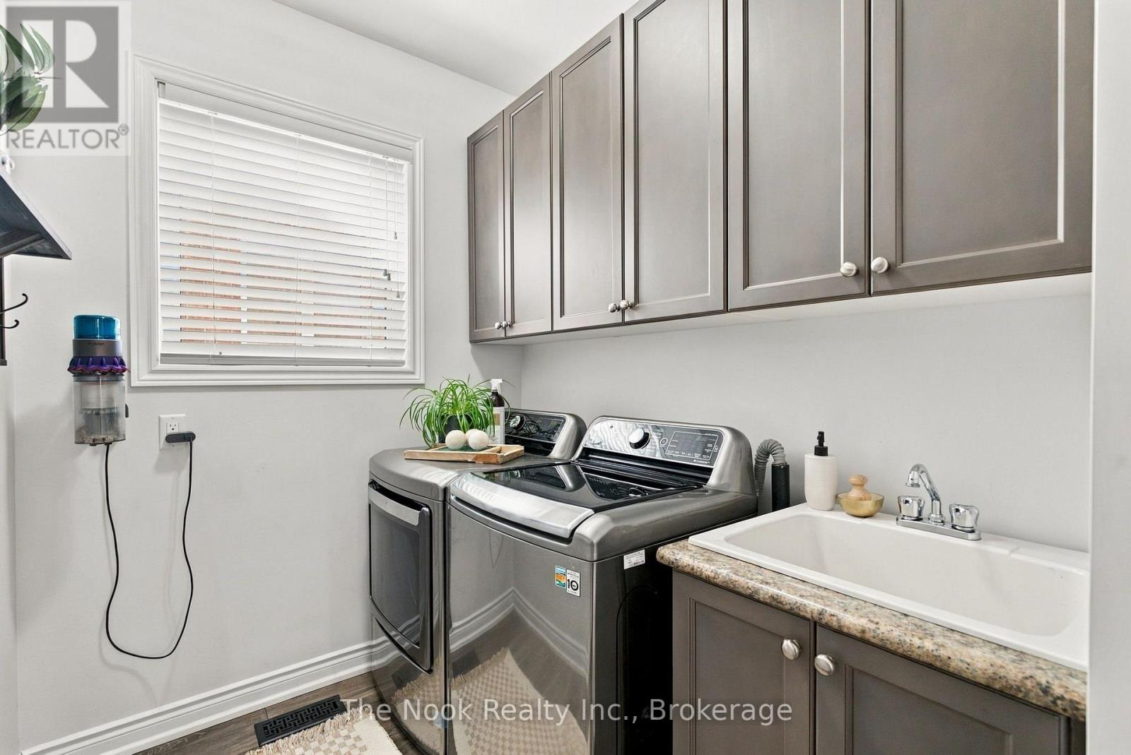 966 Hinterland Court, Oshawa, ON photo 9