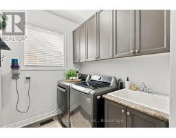 Bathroom - 966 Hinterland Court, Oshawa, ON L1K2M6 Photo 9