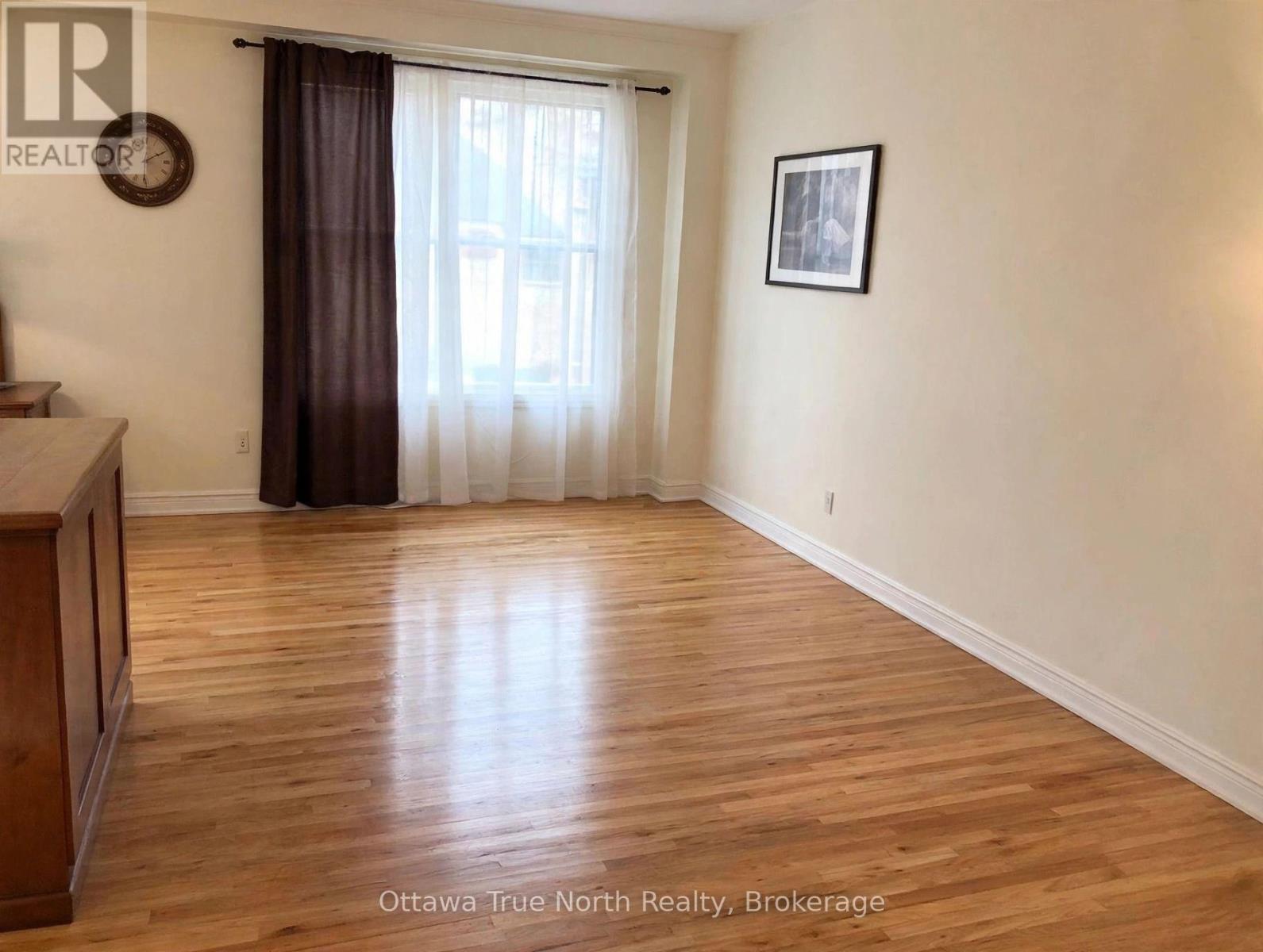 3 Bed, 3 Bath Townhouse for Rent in Ottawa – 437 CELTIC RIDGE CRESCENT, Ottawa – MLS# X14033772 - Image 2