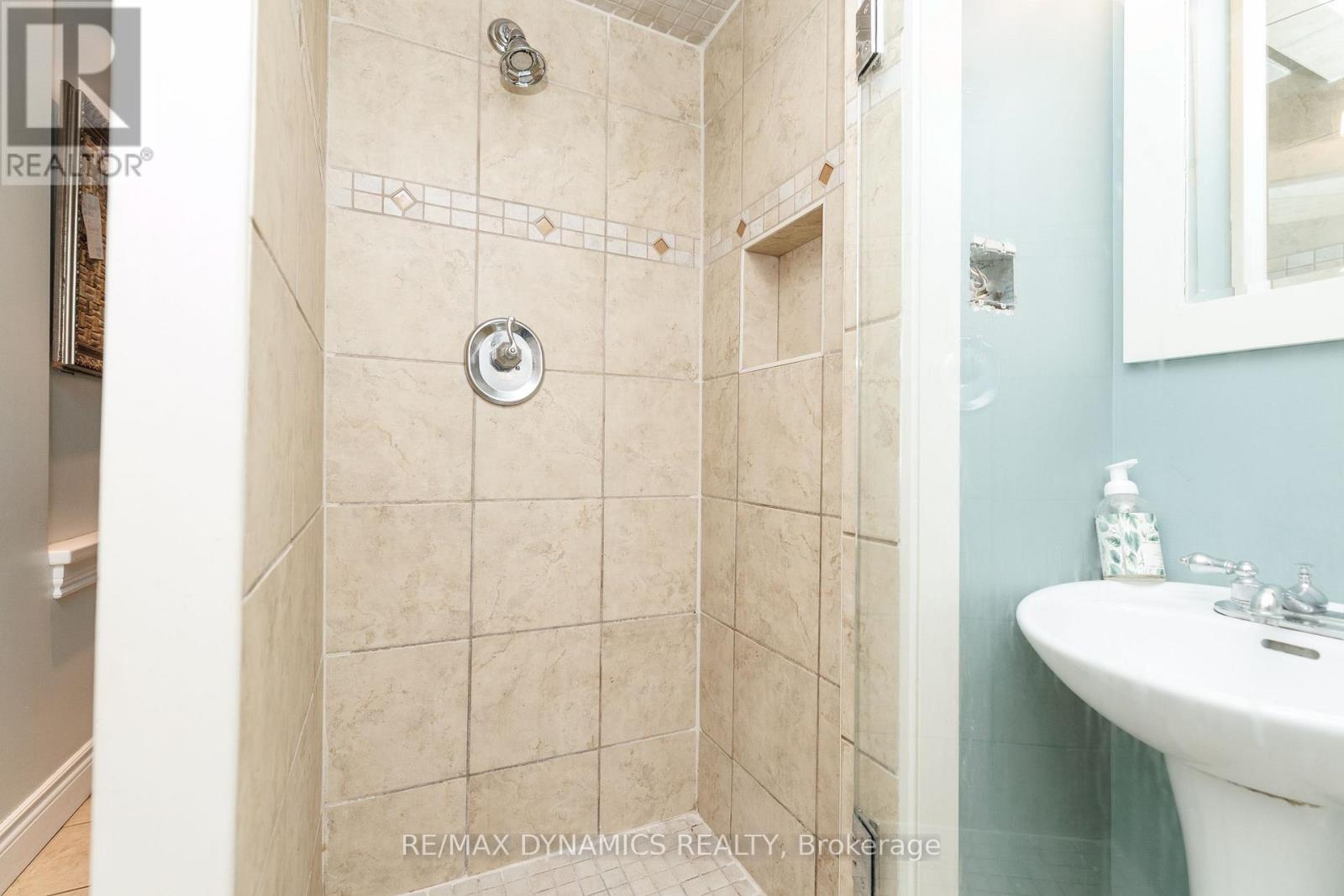 172 NIAGARA STREET - 24