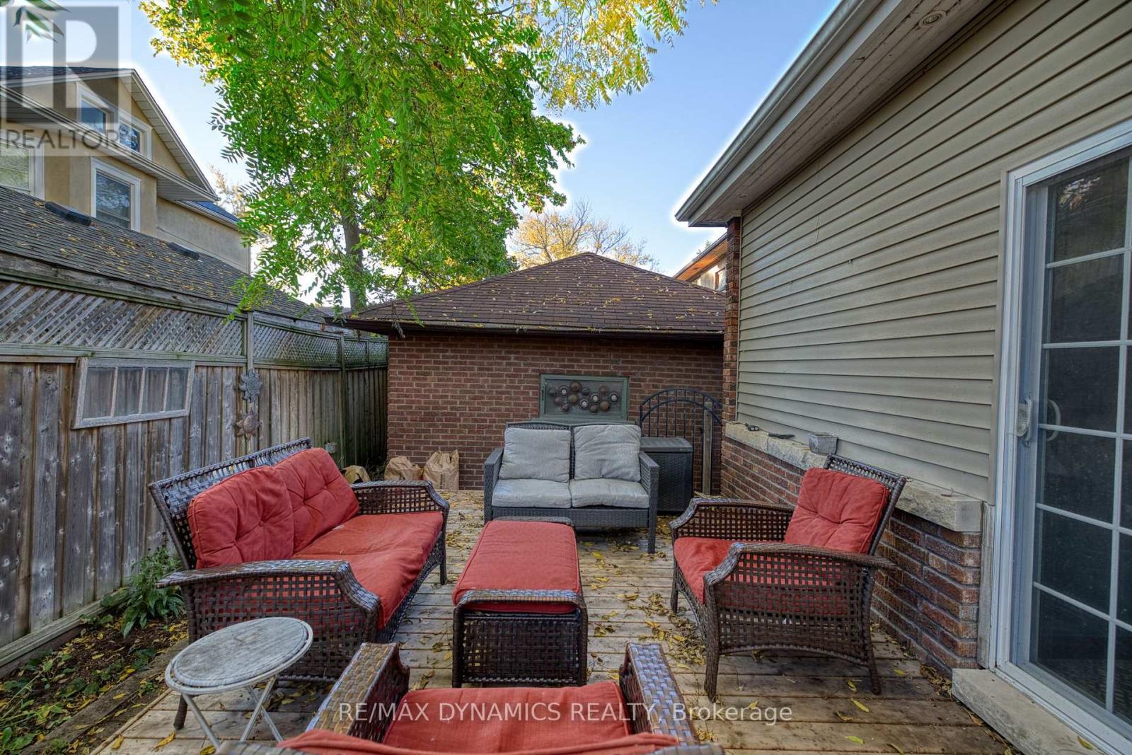 172 NIAGARA STREET - 6