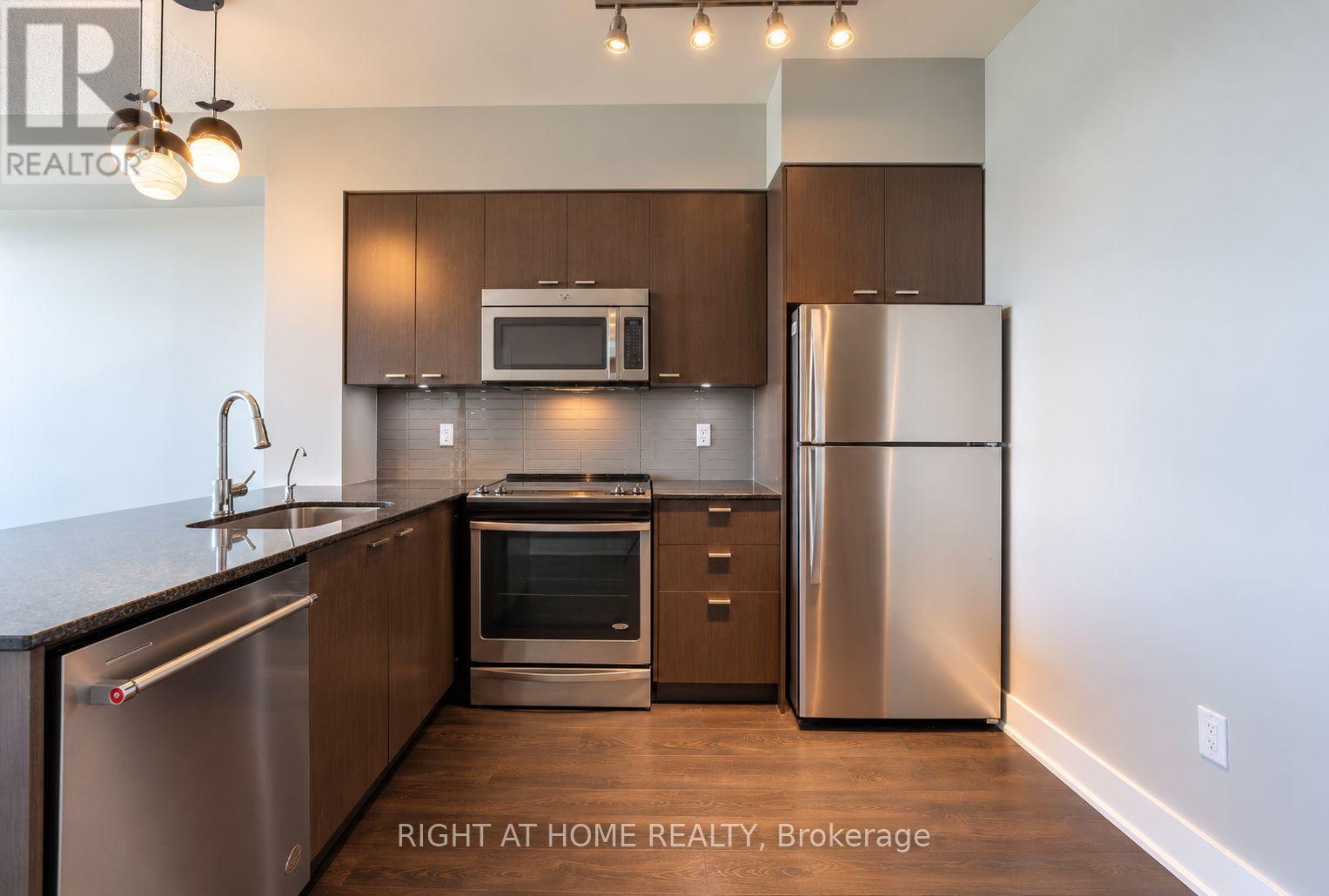3003- 88 Sheppard Avenue East, Toronto, ON photo 9