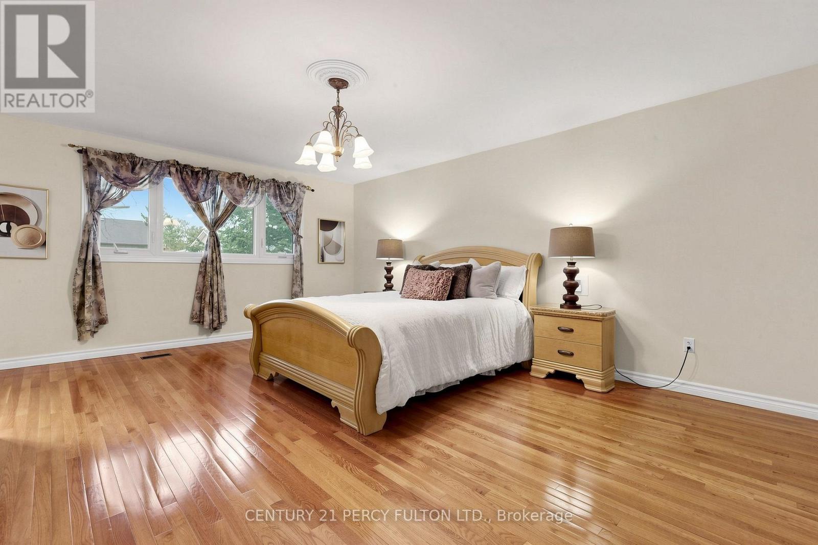 24 Tullamore Drive, Toronto, ON photo 17
