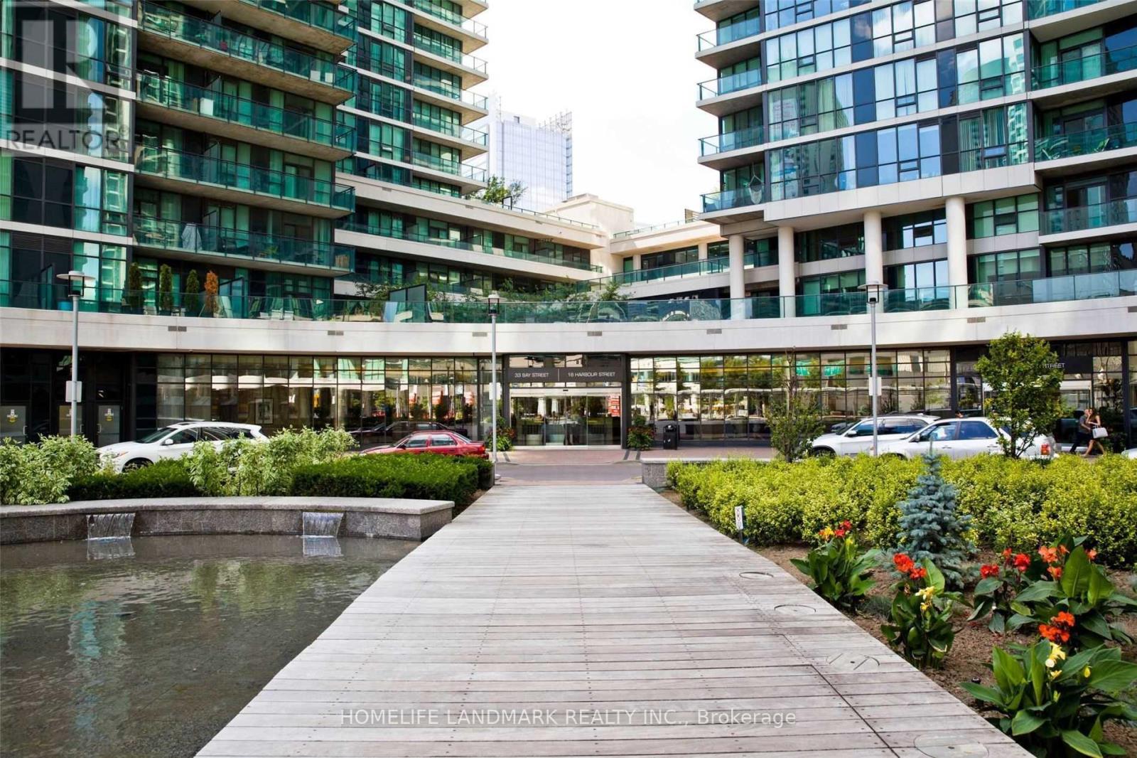 Photo of 33 Bay Street