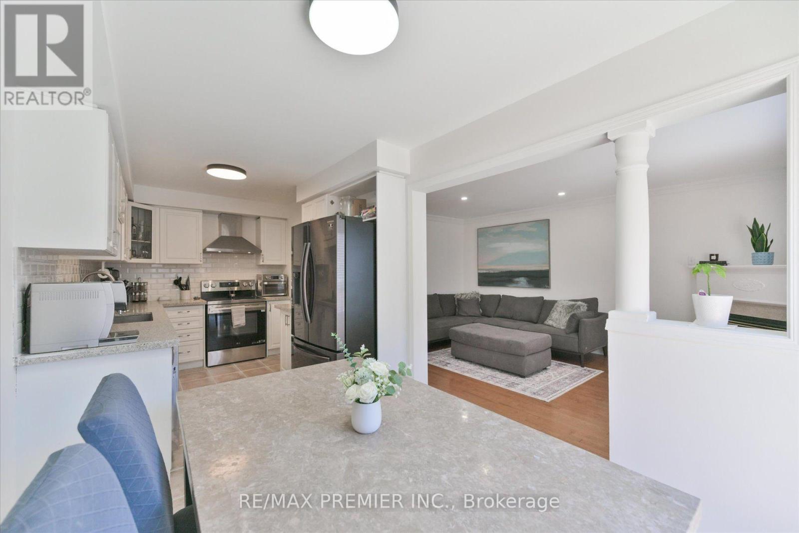 22 Lucerne Drive, Vaughan, ON photo 17