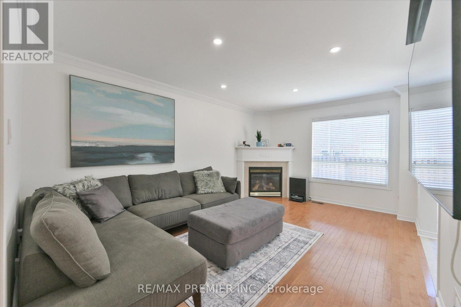 22 Lucerne Drive, Vaughan, ON photo 8