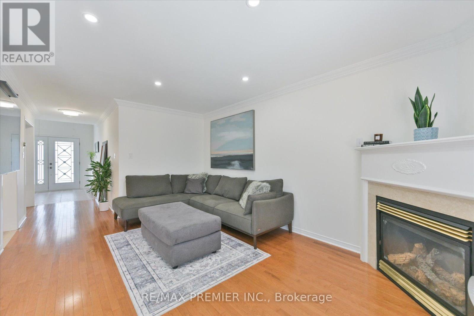 22 Lucerne Drive, Vaughan, ON photo 9