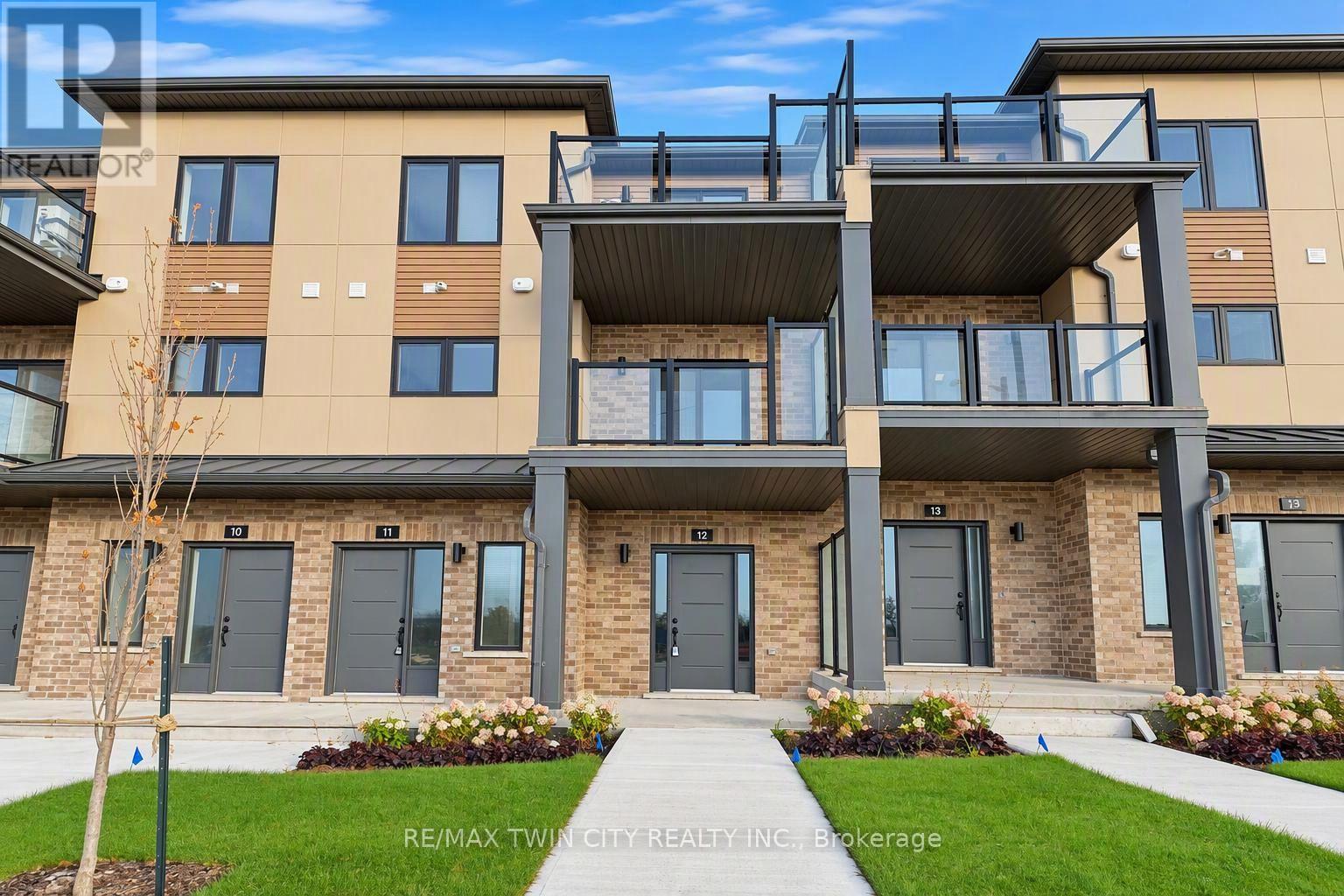 12 - 8 MISEFERI CRESCENT — photo 2