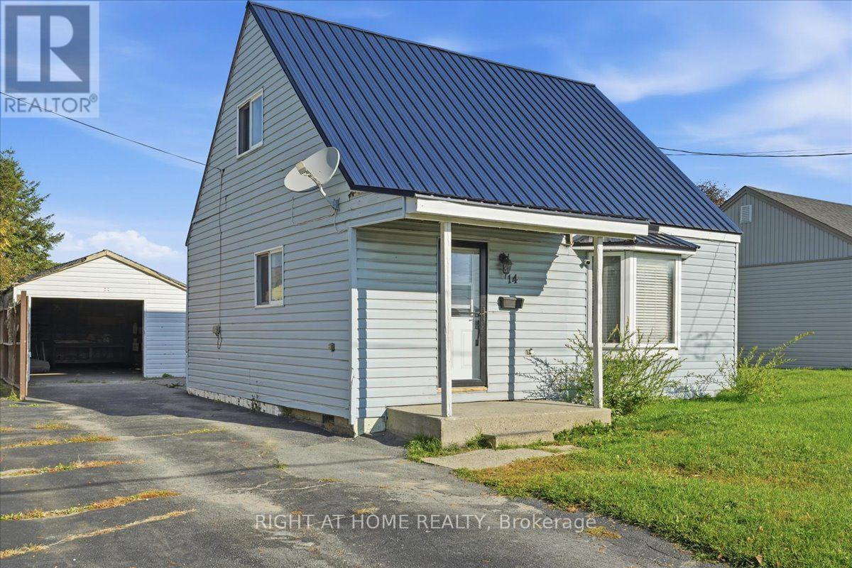 14 Harriet Street, Quinte West, ON photo 2