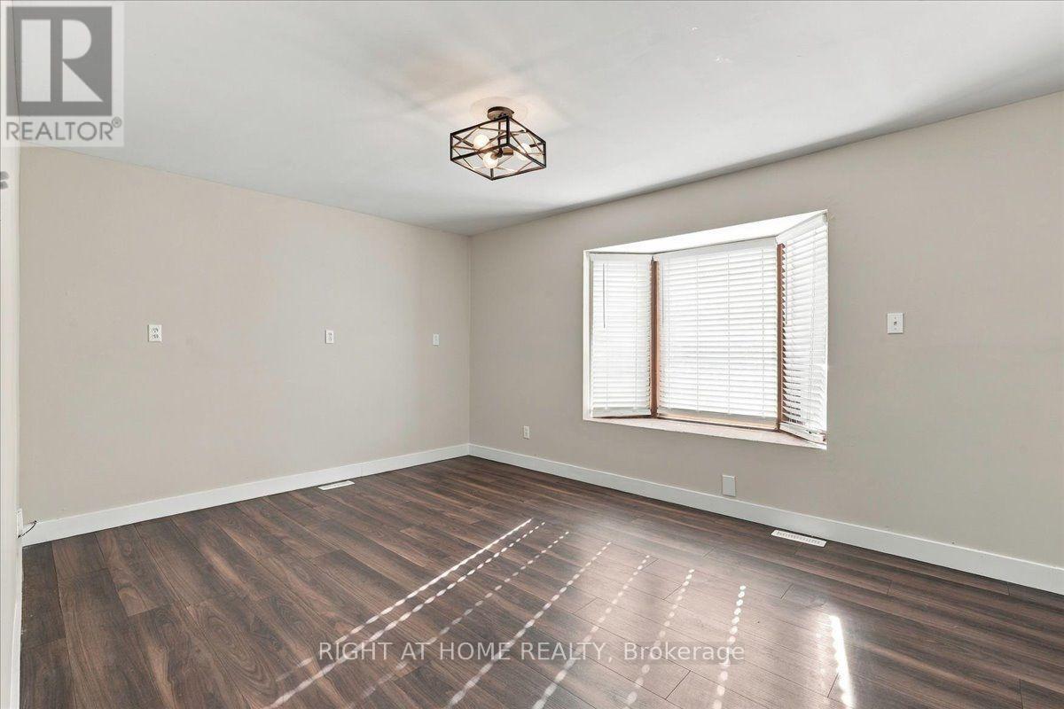 14 Harriet Street, Quinte West, ON photo 8