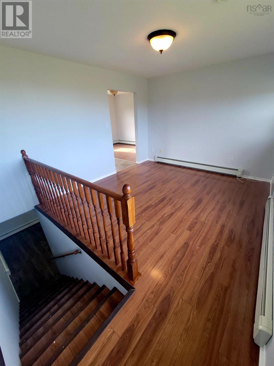 45 Railroad Street, photo 9