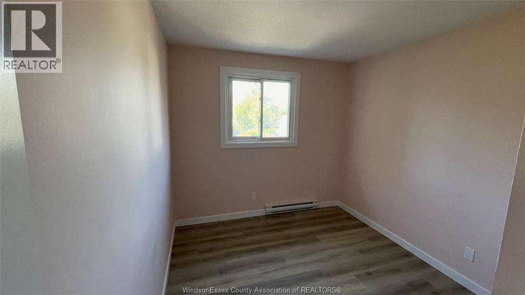 1545 Bayswater CRESCENT - 11