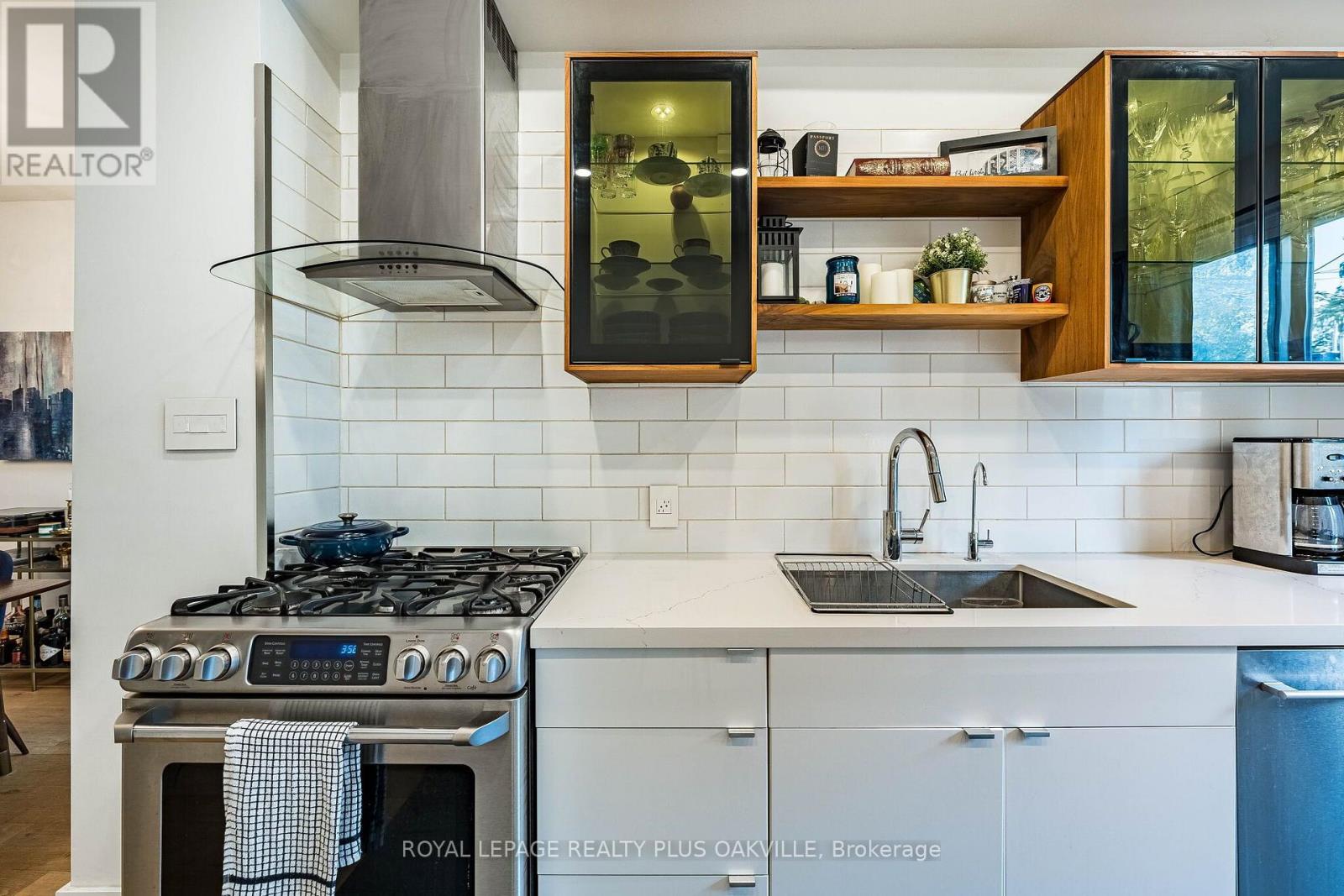 294 Logan Avenue, Toronto, ON photo 17