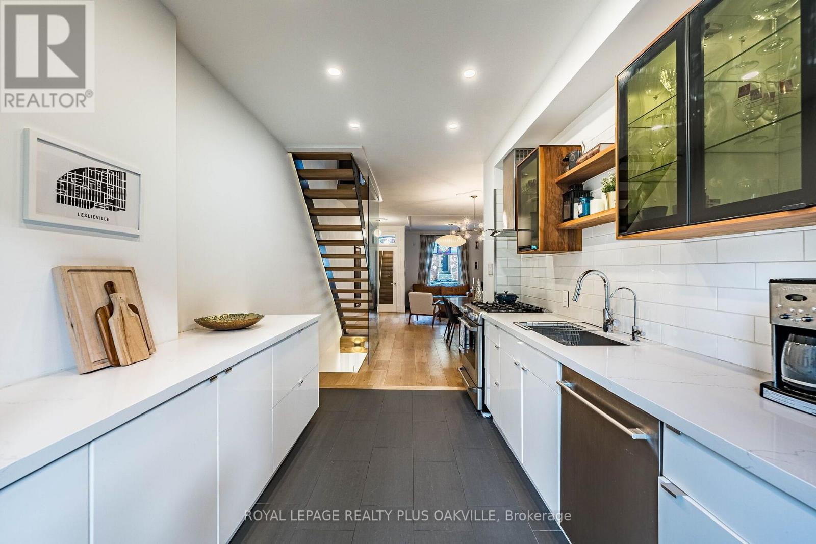 294 Logan Avenue, Toronto, ON photo 18