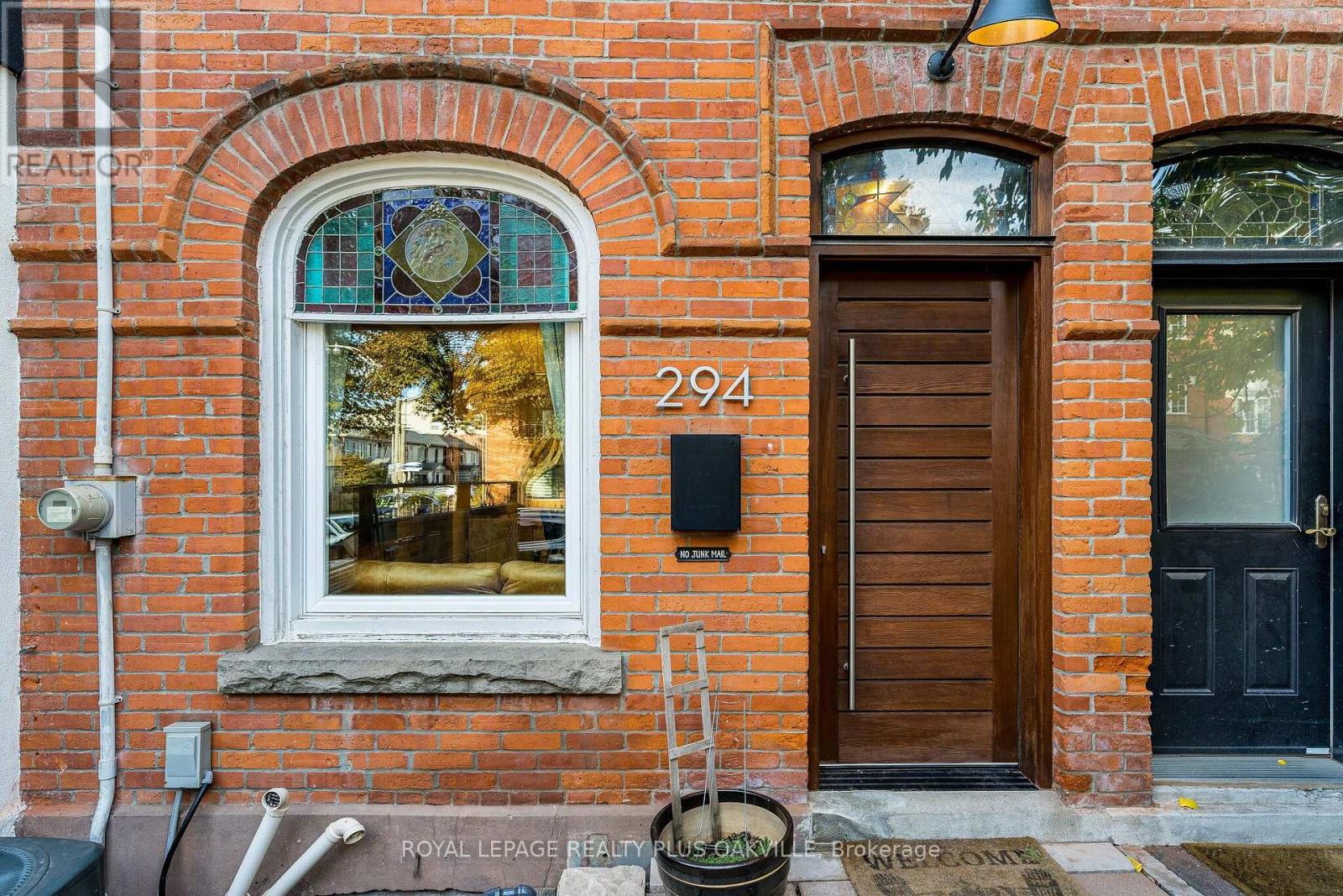 Photo of 294 LOGAN AVENUE