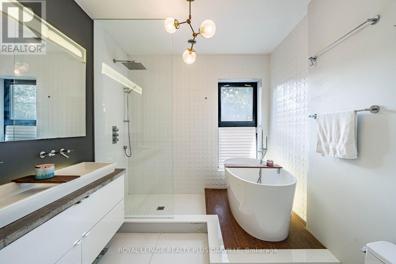 294 Logan Avenue, Toronto, ON photo 30