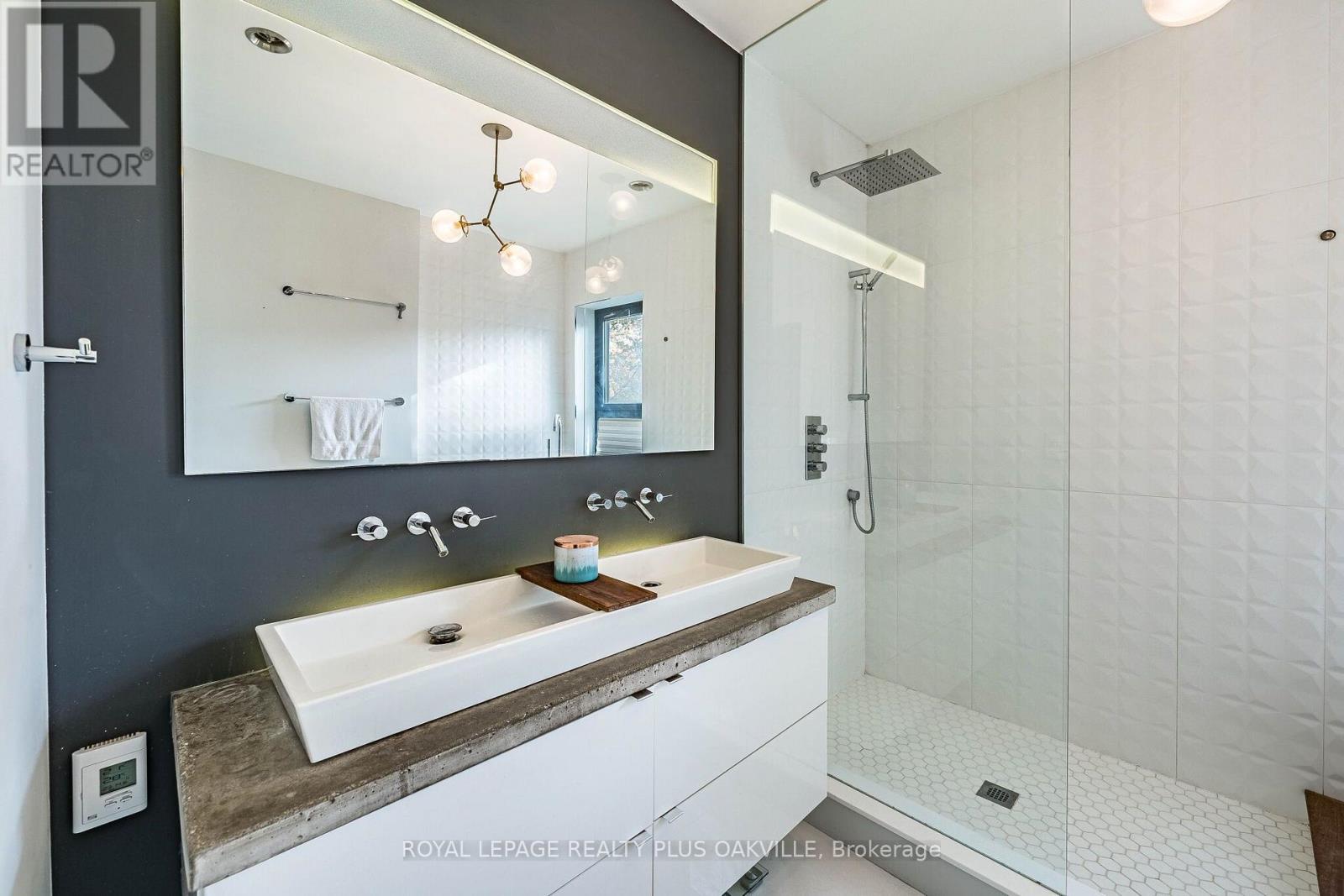 294 Logan Avenue, Toronto, ON photo 31