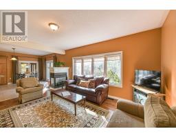 Dining room - 4200 Pine Valley Lane, Severn, ON L3V6H2 Photo 15