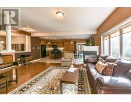 Eating area - 4200 Pine Valley Lane, Severn, ON L3V6H2 Photo 16