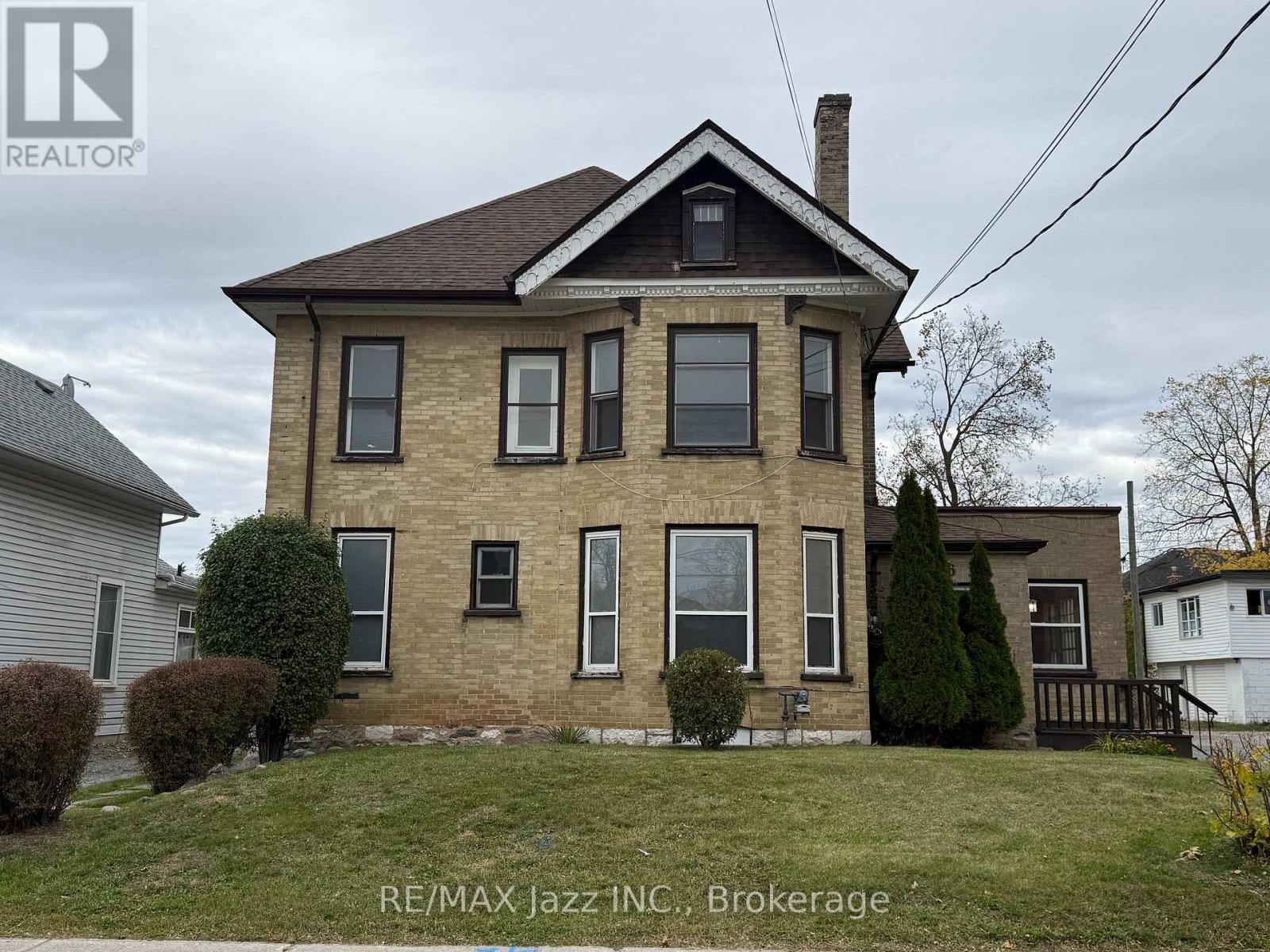 166 Dublin Street, Peterborough, ON photo 2