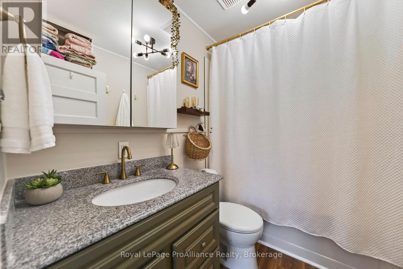 12 Kerr Crescent, Quinte West, ON photo 11