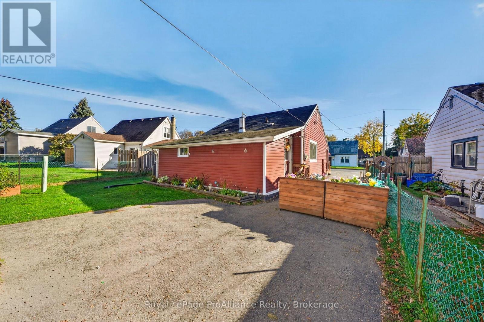 12 Kerr Crescent, Quinte West, ON photo 18