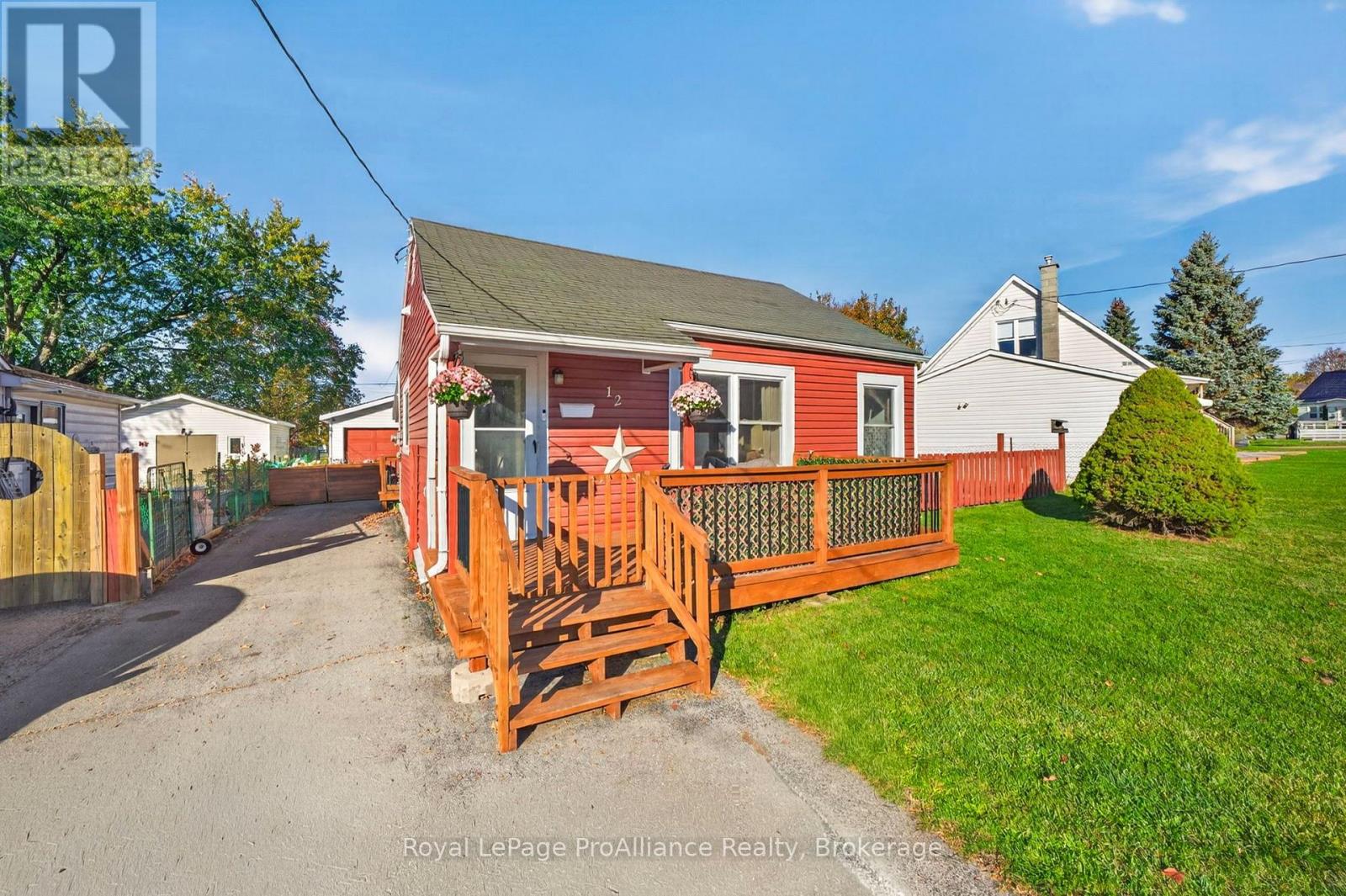 12 Kerr Crescent, Quinte West, ON photo 3
