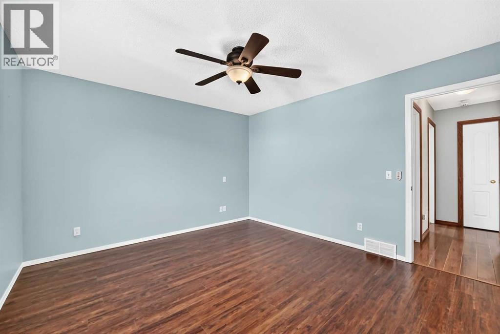 201 Stonegate Drive NW, Airdrie — photo 17