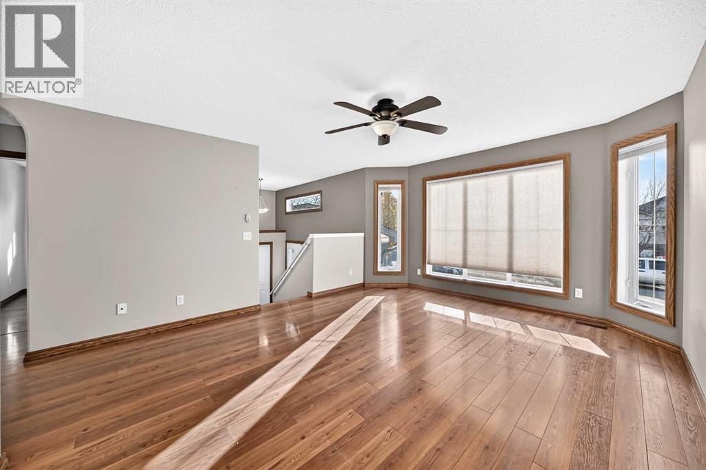 201 Stonegate Drive NW, Airdrie — photo 5