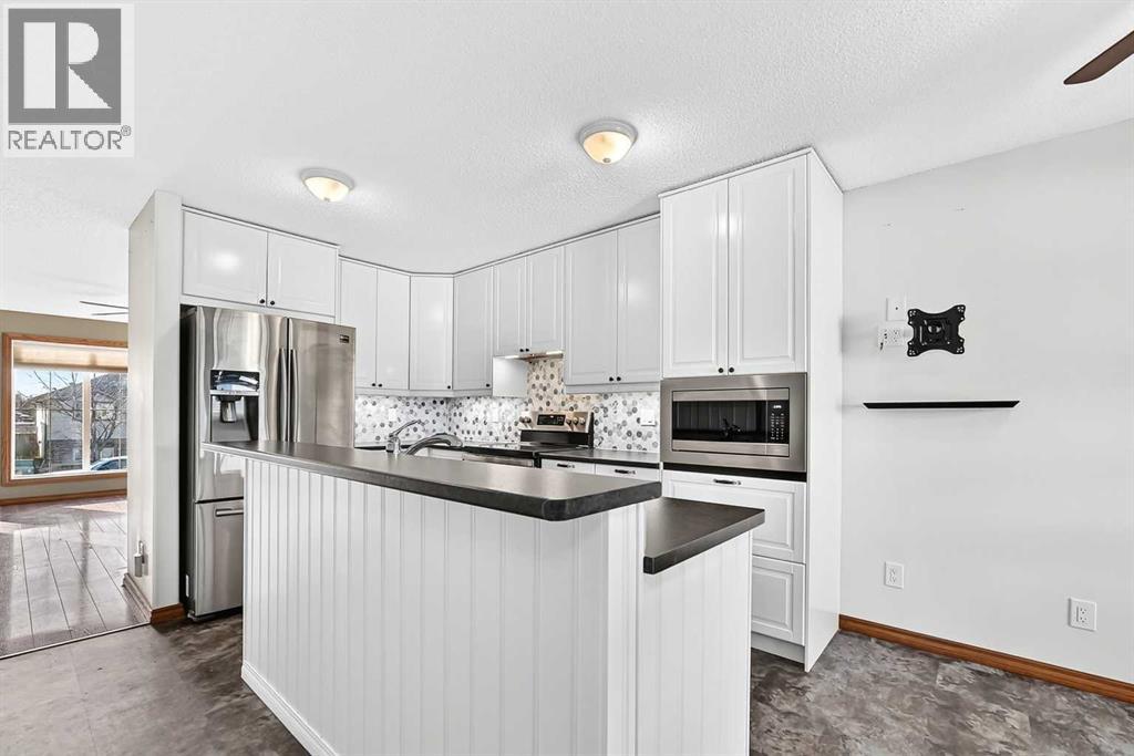 201 Stonegate Drive NW, Airdrie — photo 8