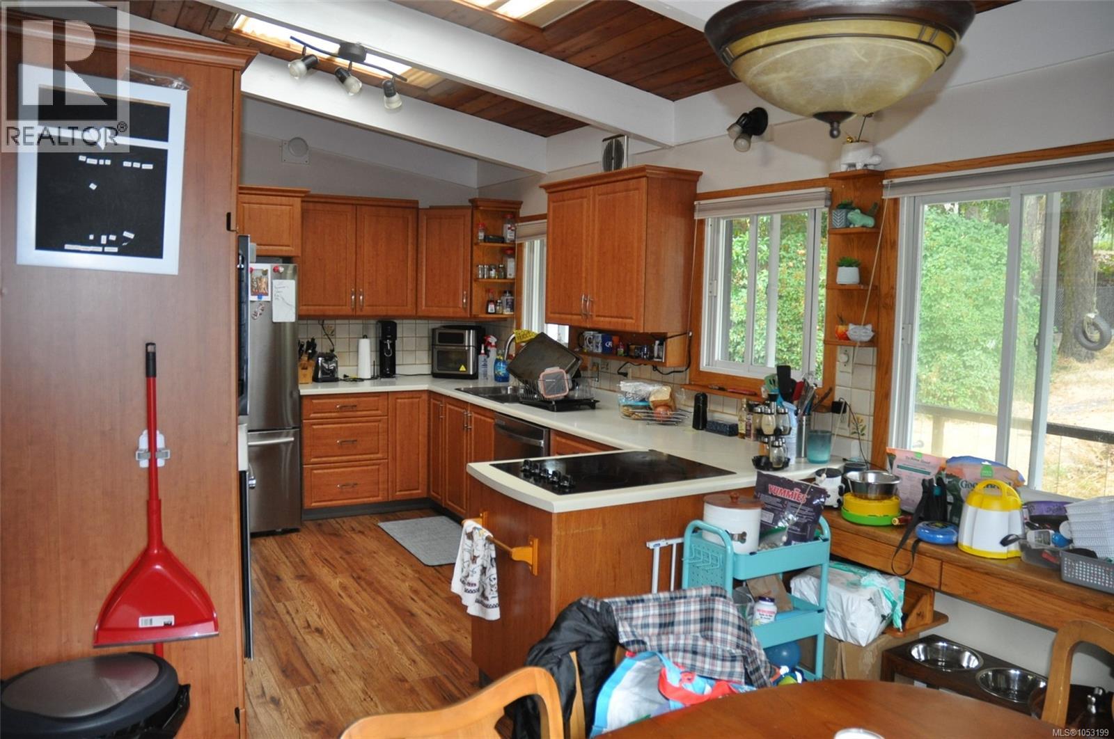 4719 West Saanich Rd - 27