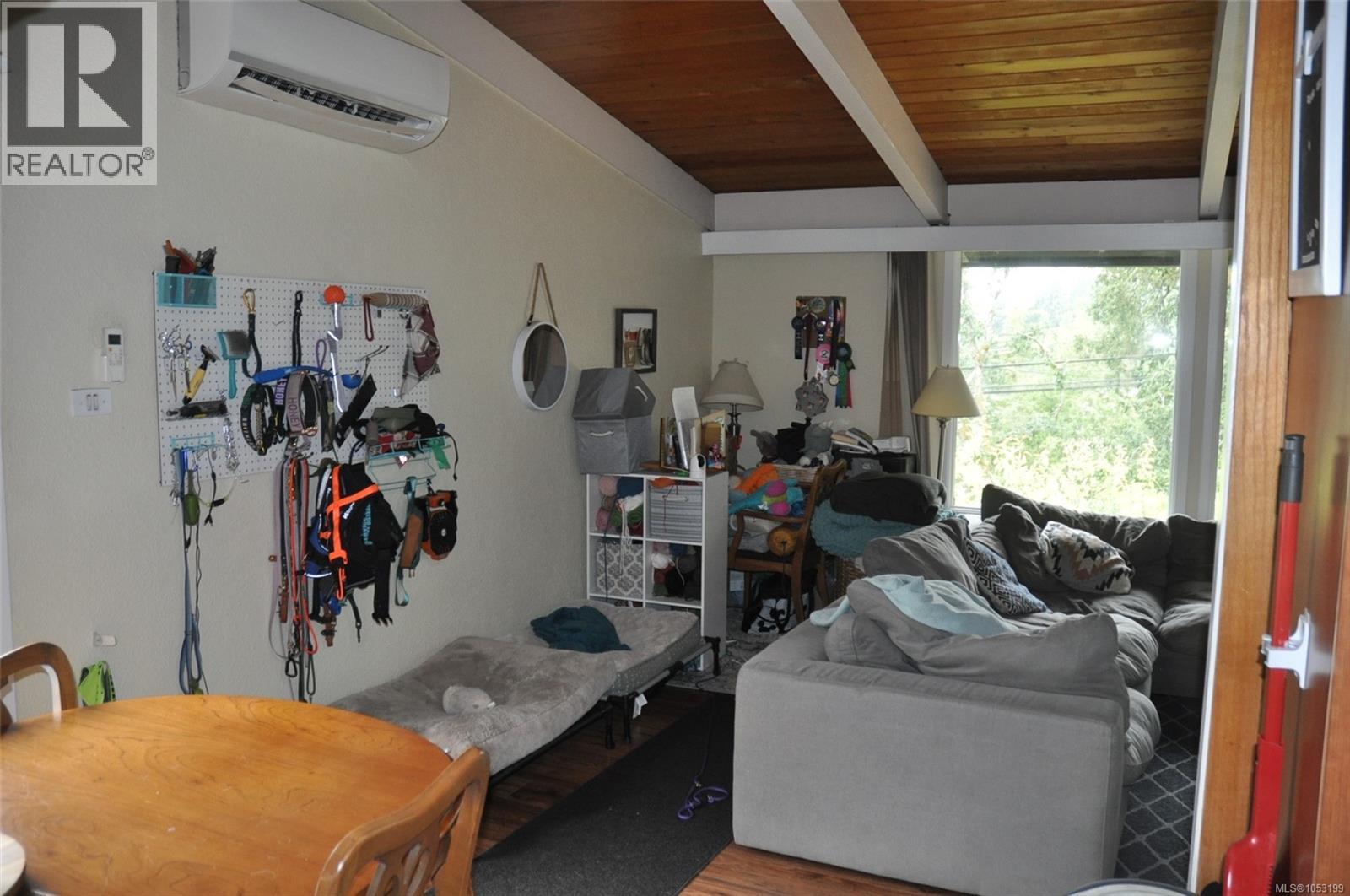 4719 West Saanich Rd - 32