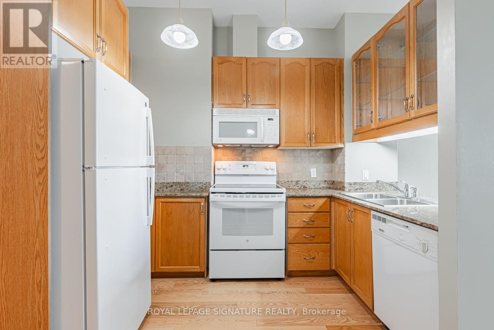 Photo of 809 - 797 DON MILLS ROAD
