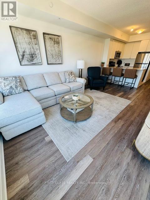 306- 50 Lakebreeze Drive, Clarington, ON photo 3
