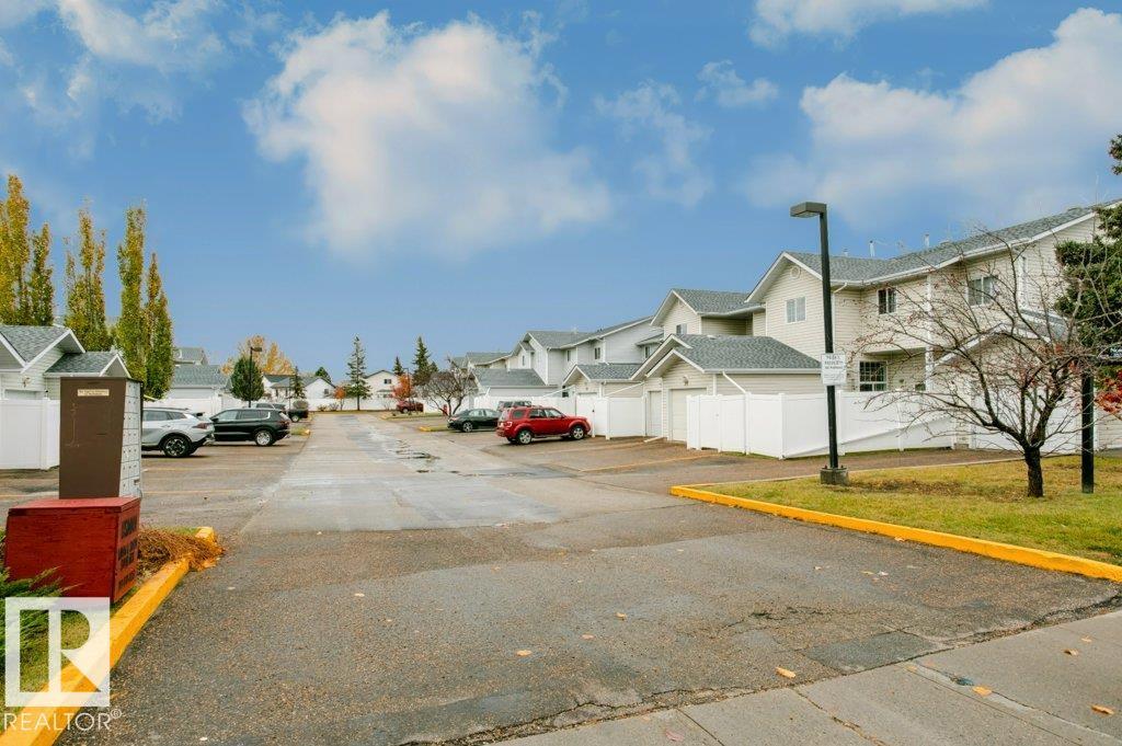 #20 8203 160 AV NW, Edmonton — photo 3