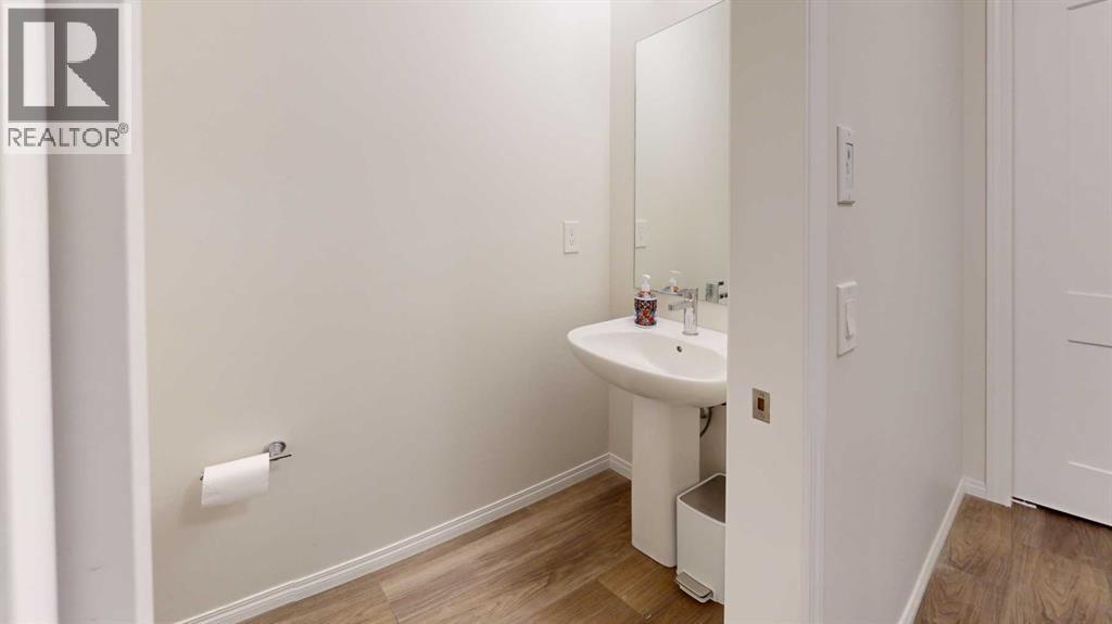 504 Monterey Drive SE, photo 9 of 34