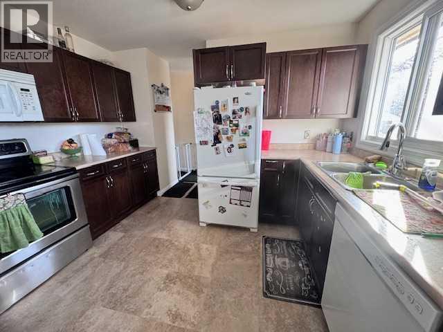 3908 49 Avenue, Lloydminster — photo 11