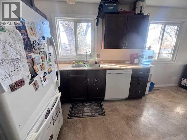 3908 49 Avenue, Lloydminster — photo 13