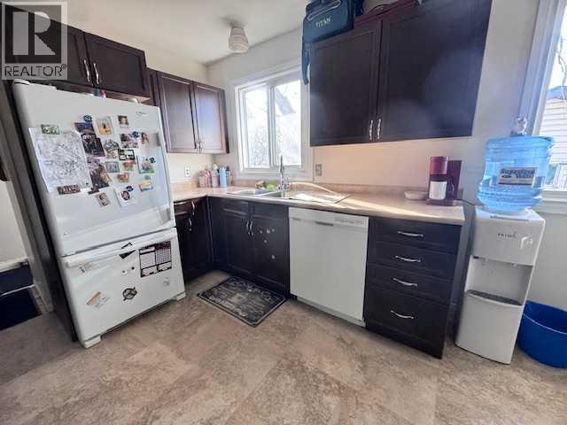 3908 49 Avenue, Lloydminster — photo 8
