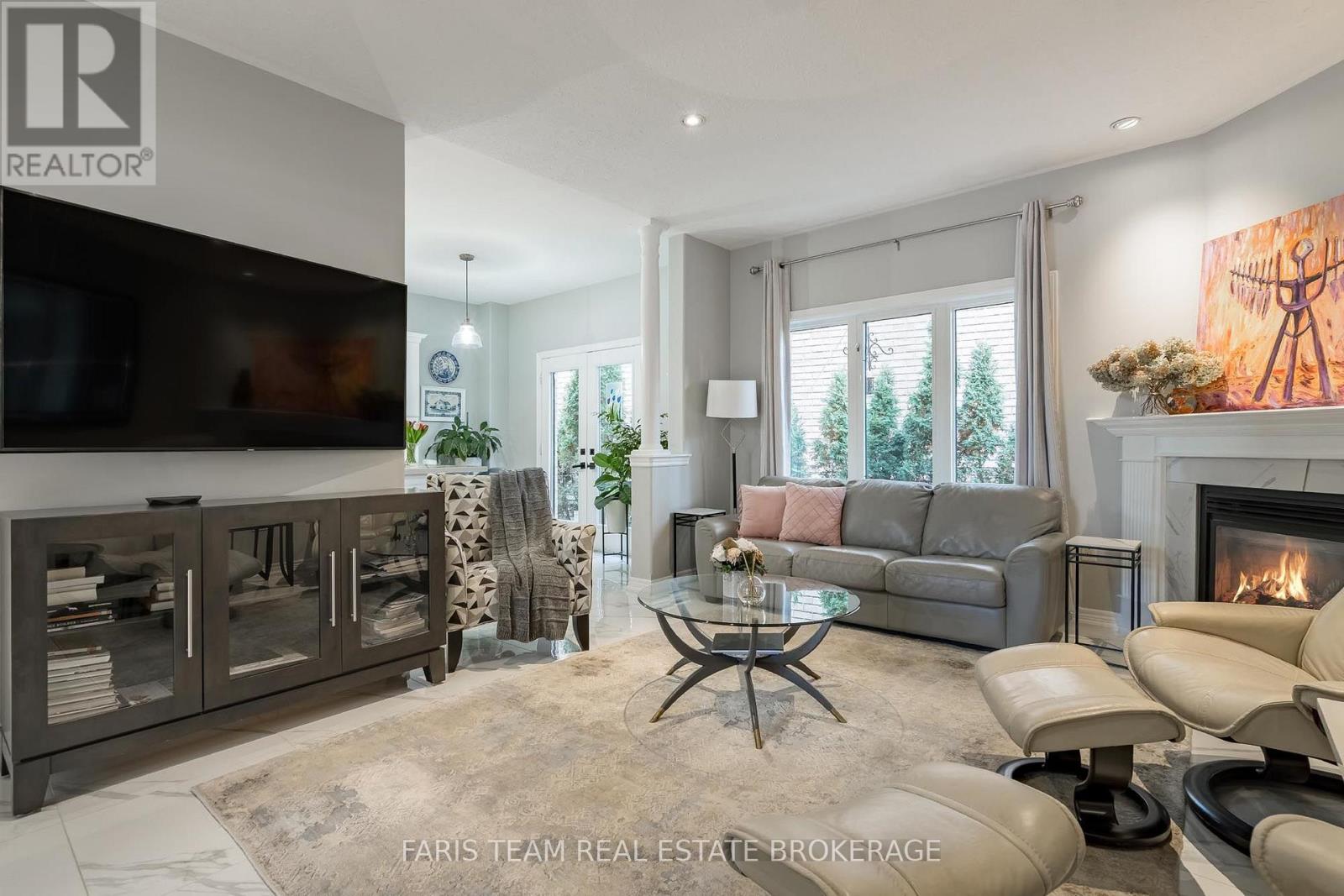 2 Stapleton Place, Barrie photo 10